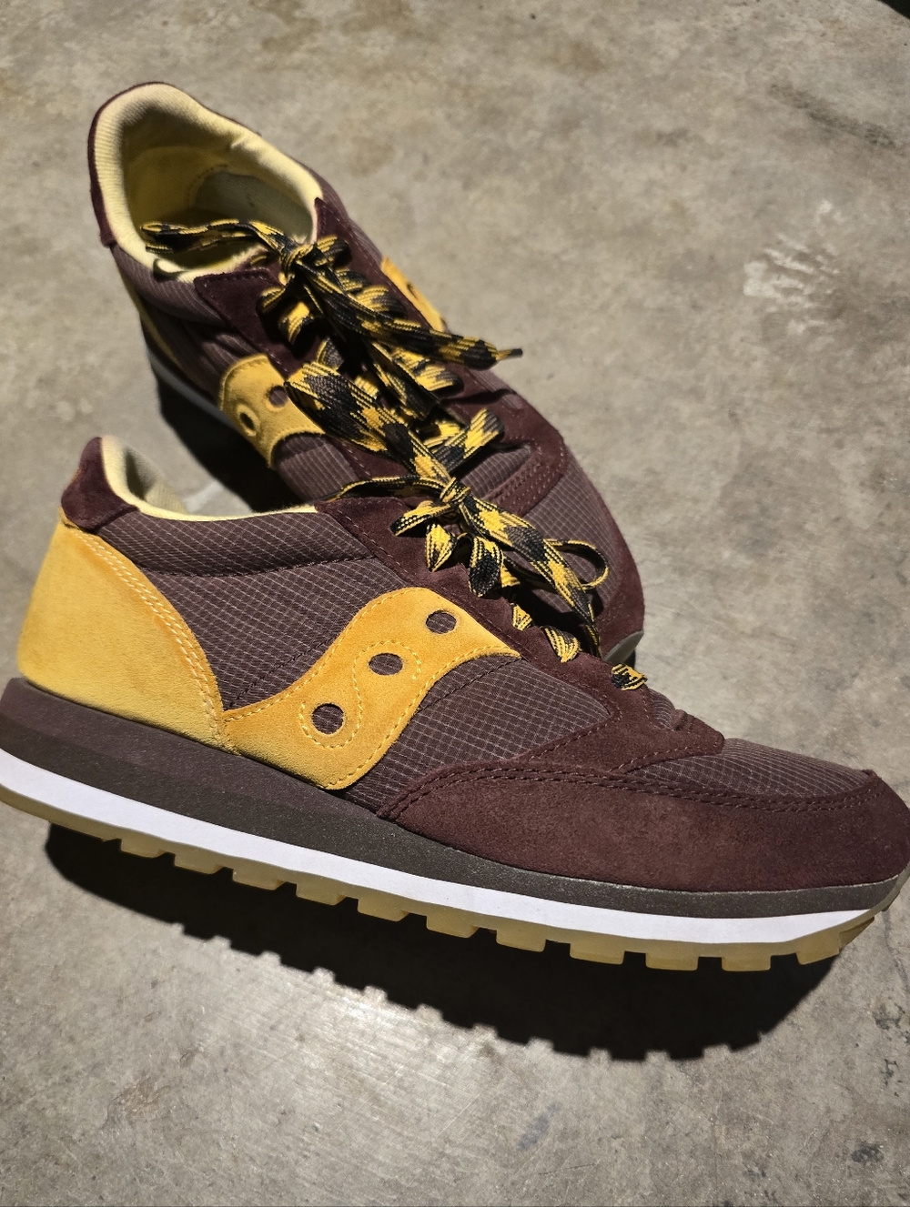 Saucony Sneakers in Burgundy and Yellow